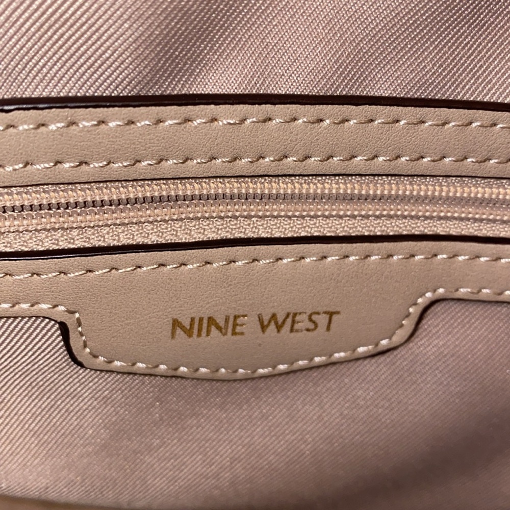 Nine West floral crossbody/shoulder top zip satchel - Picture 4 of 10